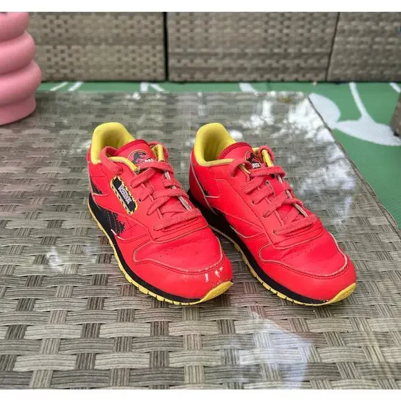 Jurassic Park Reebok Collab Sneakers (Kids) - Picture 4 of 9